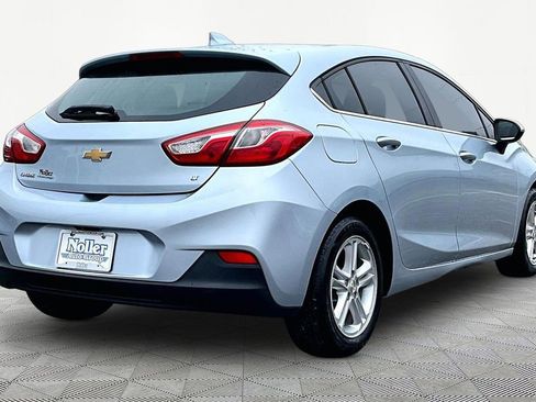 Used 2017 Chevrolet Cruze LT w/ Convenience Package image 2