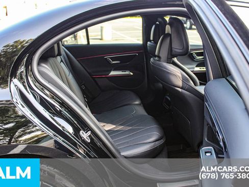 Used 2025 Mercedes-Benz E 450 4MATIC Sedan w/ Winter Package image 19
