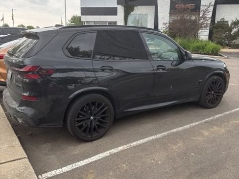 Used 2024 BMW X5 xDrive40i w/ M Sport Package AWD/4WD image 3