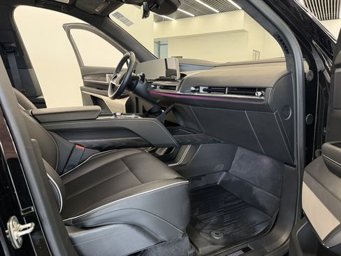 Used 2026 Cadillac Vistiq Platinum w/ LPO, Floor Liner Package AWD/4WD image 26