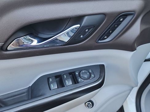 Used 2023 GMC Acadia SLT w/ Preferred Package FWD image 21