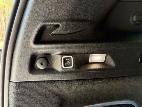 Used 2025 Jeep Grand Cherokee L Summit AWD/4WD image 19