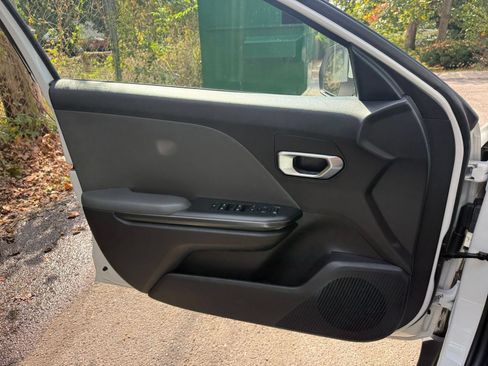Used 2025 Kia K4 FWD image 18