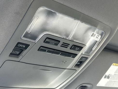 Used 2018 Toyota Highlander Limited image 26