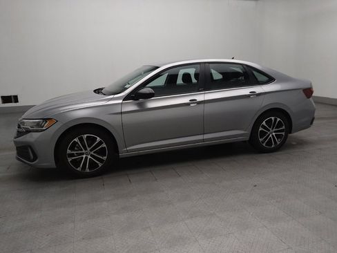 Used 2024 Volkswagen Jetta Sport FWD image 2
