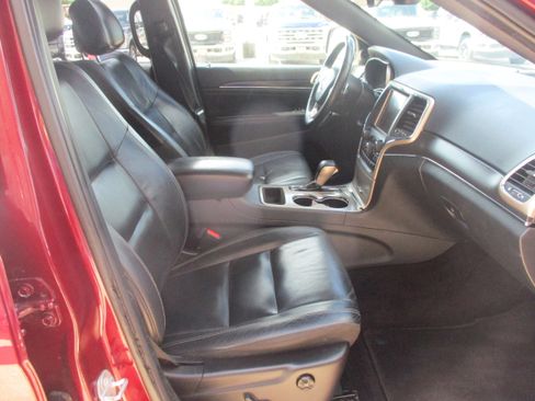 Used 2017 Jeep Grand Cherokee Limited RWD image 9