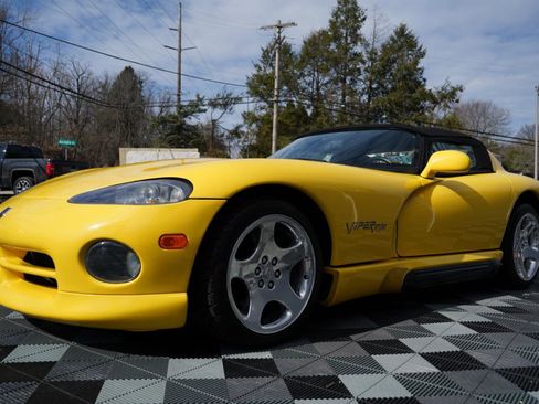 Used 1994 Dodge Viper RT/10 image 13