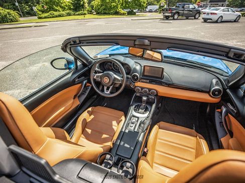 Used 2017 FIAT 124 Spider Lusso RWD image 48