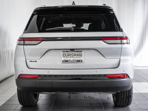 New 2025 Jeep Grand Cherokee Altitude image 5