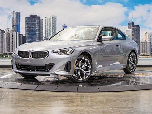 Used 2025 BMW 230i xDrive 230i xDrive w/ Premium Package image 2