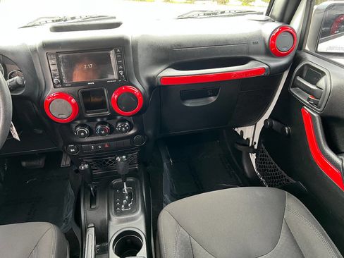 Used 2016 Jeep Wrangler Unlimited Sport image 30