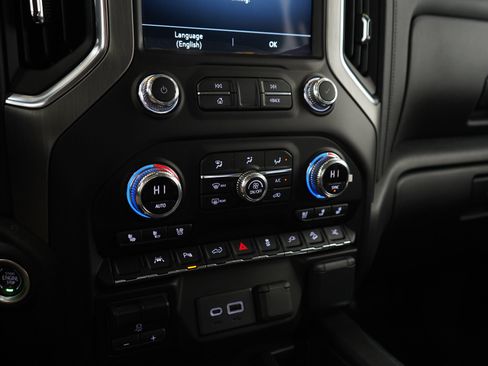 Used 2022 GMC Sierra 1500 Denali w/ Denali Premium Package AWD/4WD image 23
