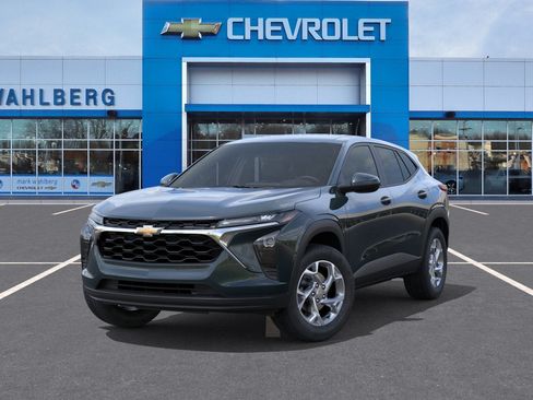 New 2026 Chevrolet Trax LS w/ LS Convenience Package FWD image 30
