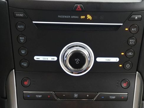 Used 2019 Ford Edge Titanium w/ Cold Weather Package AWD/4WD image 17