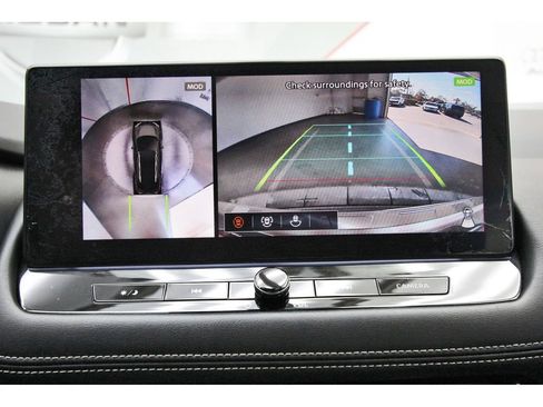 Used 2025 Nissan Rogue Platinum image 21