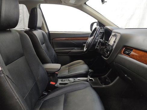 Used 2014 Mitsubishi Outlander GT AWD/4WD image 21