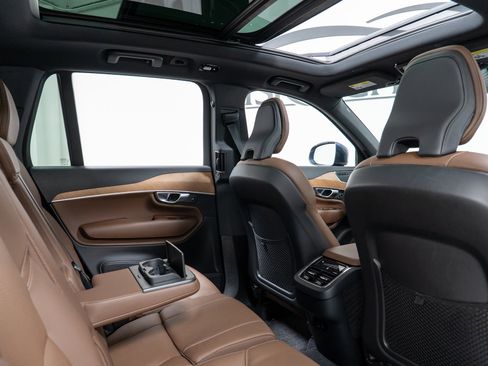 Used 2024 Volvo XC90 B6 Plus w/ Protection Package Premier image 23