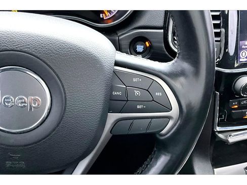 Used 2021 Jeep Grand Cherokee Laredo X image 26