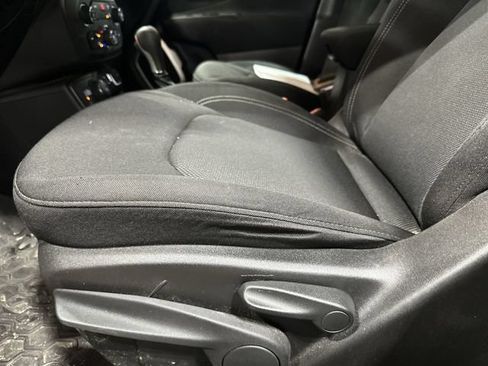 Used 2021 Jeep Renegade Sport AWD/4WD image 18