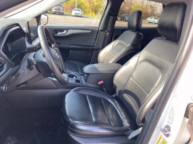 Used 2024 Ford Escape Platinum AWD/4WD image 16