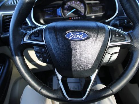 Used 2020 Ford Edge Titanium w/ Equipment Group 301A AWD/4WD image 17