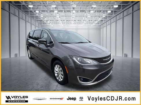 Used 2019 Chrysler Pacifica Touring Plus w/ Advanced Safetytec Group FWD image 1