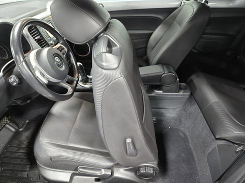 Used 2013 Volkswagen Beetle 2.5 image 27