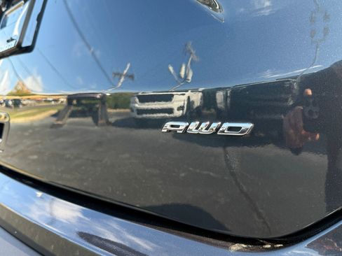 Used 2024 Ford Edge SE image 9