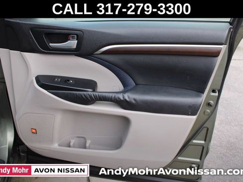 Used 2014 Toyota Highlander Limited AWD/4WD image 23