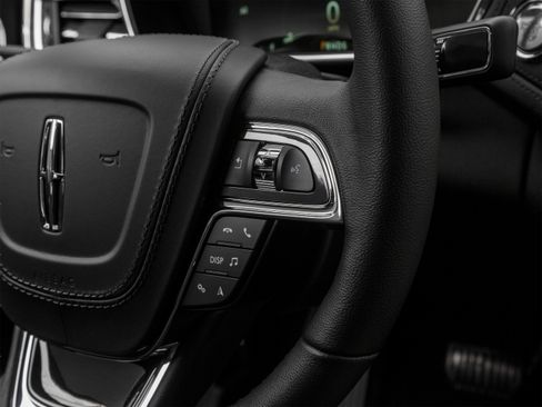 Used 2017 Lincoln Continental Reserve w/ Luxury Package image 45