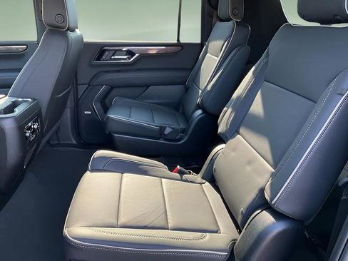 Certified 2025 GMC Yukon XL Elevation image 15