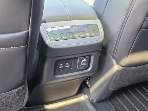 Used 2024 Nissan Pathfinder Platinum w/ Cargo Package AWD/4WD image 35