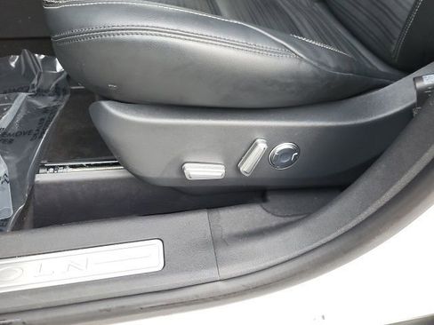 Used 2024 Lincoln Nautilus Reserve image 13