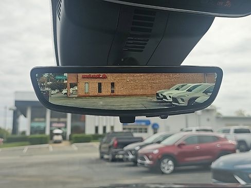 Used 2025 Buick Enclave Avenir w/ Super Cruise Package image 27