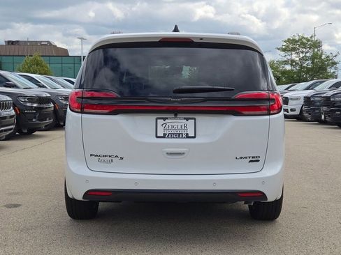 New 2026 Chrysler Pacifica Limited w/ S Appearance Package image 13
