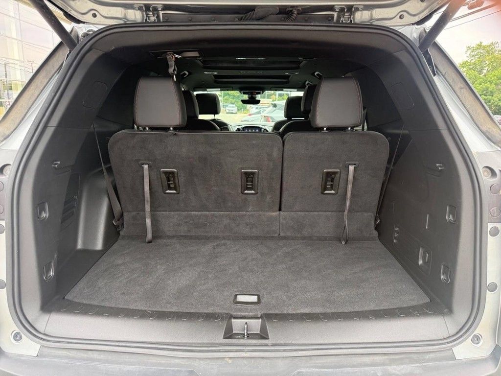 Used 2023 Chevrolet Traverse RS w/ LPO, Floor Liner Package AWD/4WD image 6