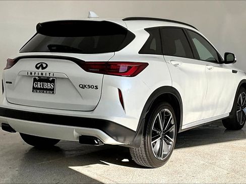 Used 2024 INFINITI QX50 Sport image 2
