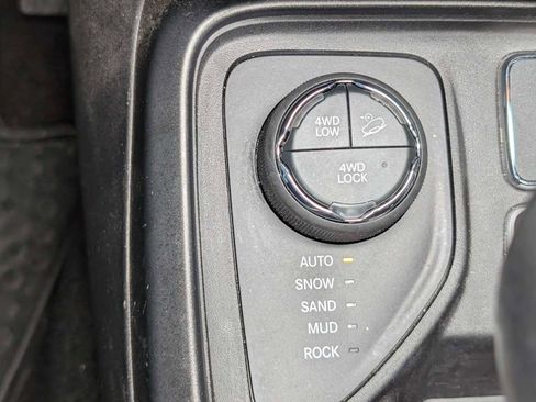 Used 2018 Jeep Compass Trailhawk w/ Leather Interior Group image 32