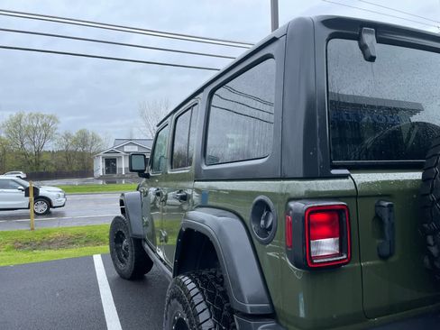 Used 2021 Jeep Wrangler Unlimited Sport AWD/4WD image 5