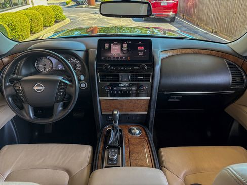 Used 2022 Nissan Armada SL w/ Captain's Chairs Package AWD/4WD image 2
