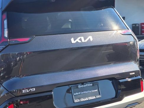 Certified 2024 Kia EV9 GT-Line AWD/4WD image 16