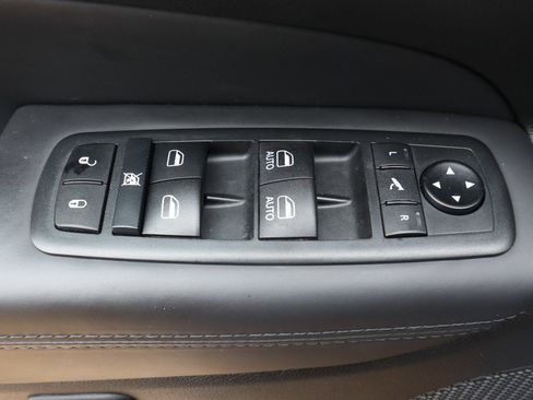 Used 2021 Jeep Grand Cherokee High Altitude AWD/4WD image 16