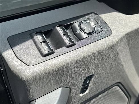 Used 2019 Ford F150 XLT w/ Equipment Group 302A Luxury AWD/4WD image 18