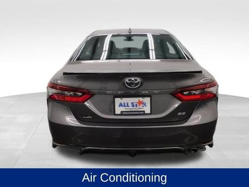 Used 2024 Toyota Camry SE image 8