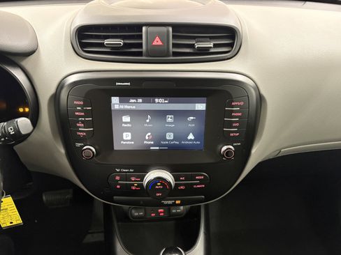 Used 2018 Kia Soul w/ Convenience Package image 13