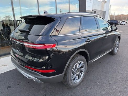 New 2026 Lincoln Corsair Premiere image 3