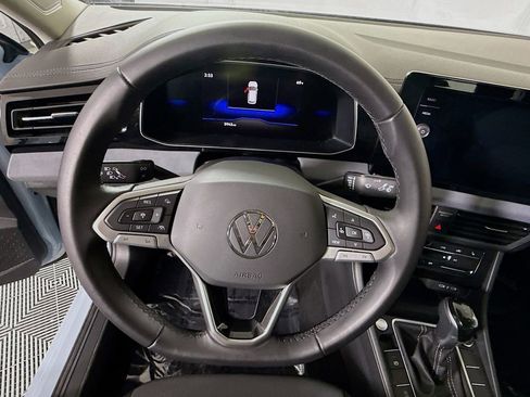 Used 2025 Volkswagen Jetta SE image 19