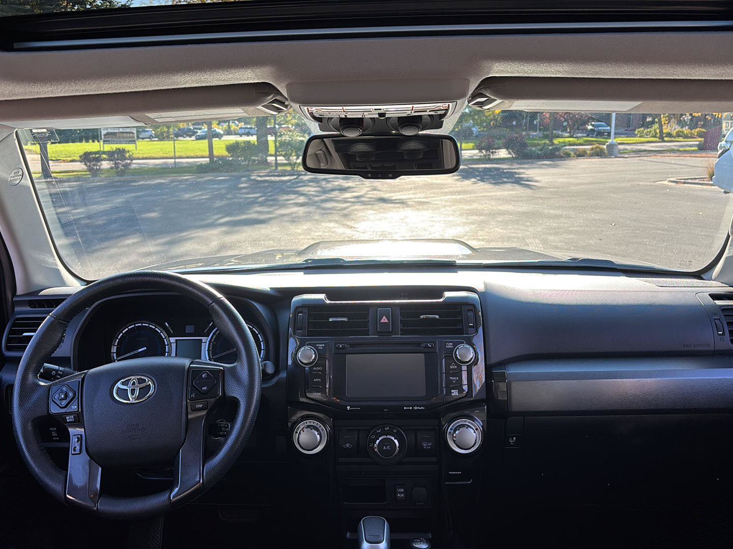 Used 2018 Toyota 4Runner TRD Off-Road Premium AWD/4WD image 19