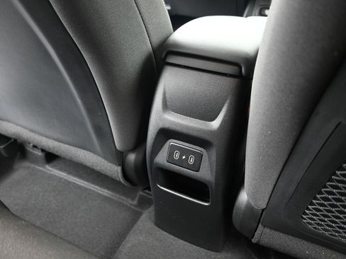 Certified 2024 Hyundai Venue SEL image 28
