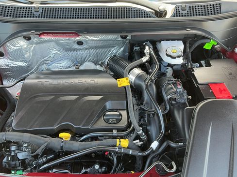 Used 2025 Chevrolet Trax LT w/ LT Convenience Package FWD image 24